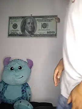 Snapshot of Tifanny_Sweett chatting on 11/15/25, 04:32 Tifanny Sweett online show from 11/15/25, 04:32