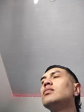 Snapshot of Tifanny_Sweett chatting on 11/23/25, 01:49 Tifanny Sweett online show from 11/23/25, 01:49