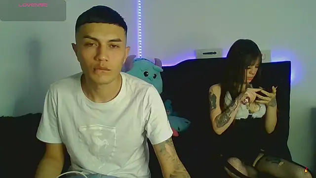 Snapshot of Tifanny_Sweett chatting on 12/19/25, 03:35 Tifanny Sweett online show from 12/19/25, 03:35