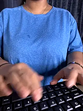 Snapshot of Ritu-Babe chatting on 11/14/25, 05:55 Ritu-Babe online show from 11/14/25, 05:55