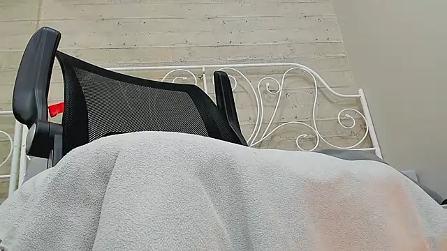 Snapshot of Whitney_Svonn chatting on 12/14/24, 03:36 Whitney Svonn online show from 12/14/24, 03:36