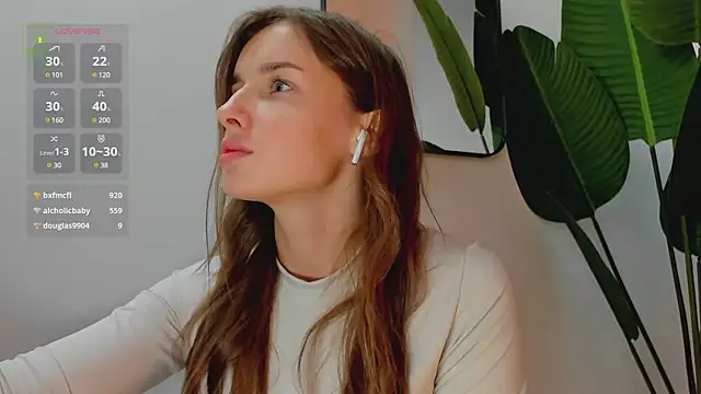 Snapshot of Whitney_Svonn chatting on 12/17/24, 02:44 Whitney Svonn online show from 12/17/24, 02:44