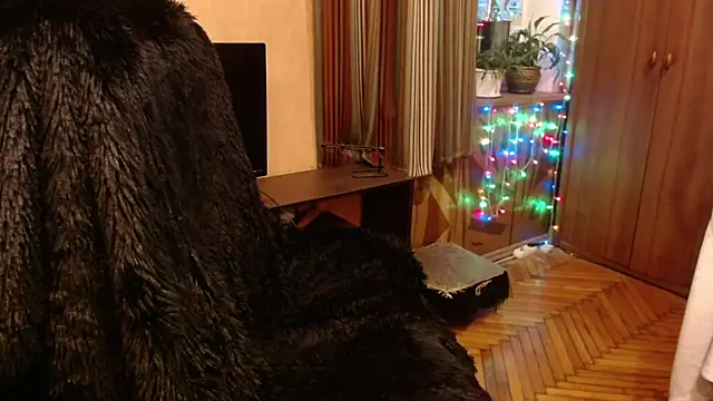 Snapshot of Miss_Tress chatting on 02/21/25, 11:10 Miss Tress online show from 02/21/25, 11:10