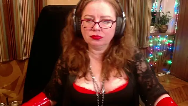 Snapshot of Miss_Tress chatting on 10/13/25, 11:27 Miss Tress online show from 10/13/25, 11:27