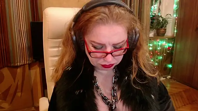 Snapshot of Miss_Tress chatting on 11/02/25, 11:51 Miss Tress online show from 11/02/25, 11:51