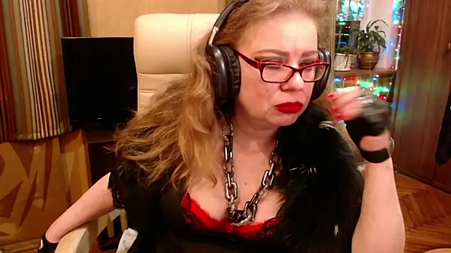 Miss Tress online show from 05/03/26, 08:59