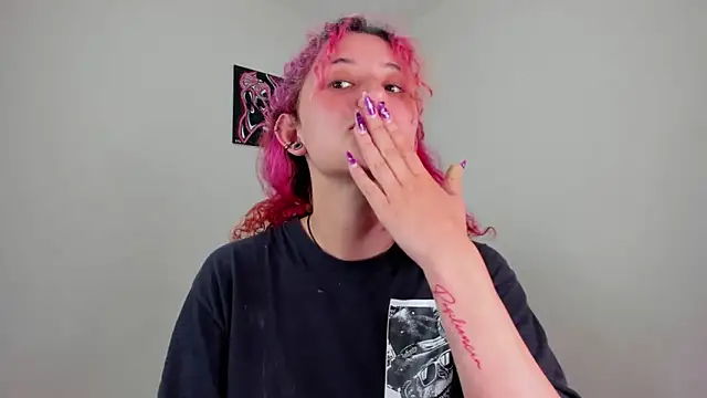 Snapshot of valent_27 chatting on 11/16/25, 09:09 valent 27 online show from 11/16/25, 09:09