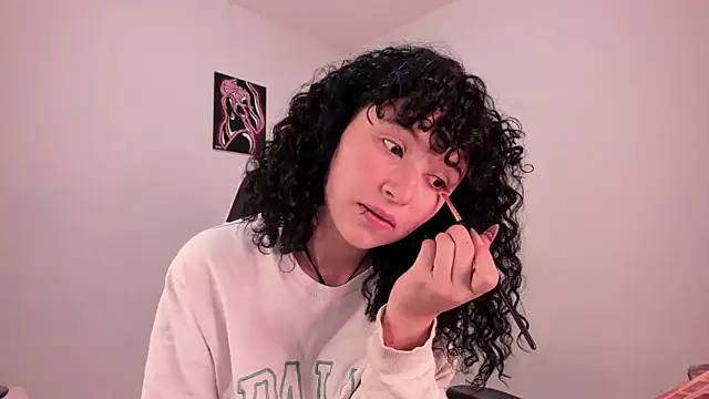 Snapshot of valent_27 chatting on 12/19/25, 02:40 valent 27 online show from 12/19/25, 02:40