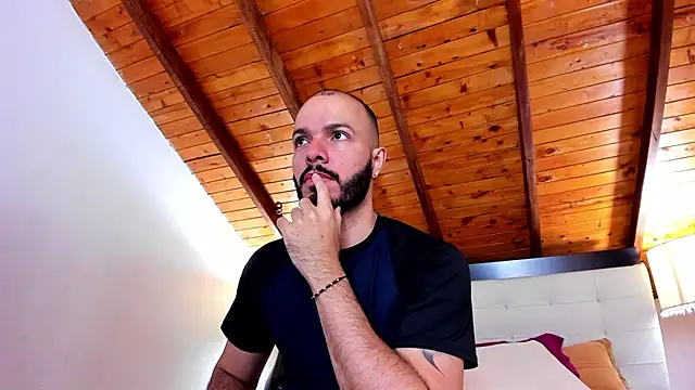 Tom Bailey online show from 12/01/25, 12:32