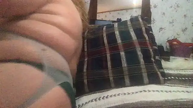 Snapshot of musclebooty70 chatting on 01/16/25, 02:30 musclebooty70 online show from 01/16/25, 02:30