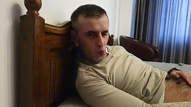 Snapshot of stevenpit chatting on 12/31/24, 11:53 stevenpit online show from 12/31/24, 11:53