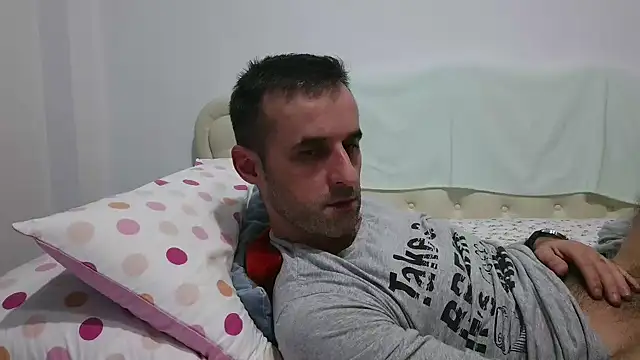 Snapshot of stevenpit chatting on 01/09/25, 06:47 stevenpit online show from 01/09/25, 06:47