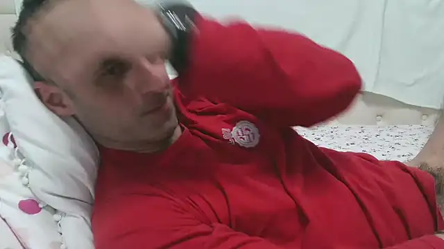 Snapshot of stevenpit chatting on 03/08/25, 02:30 stevenpit online show from 03/08/25, 02:30