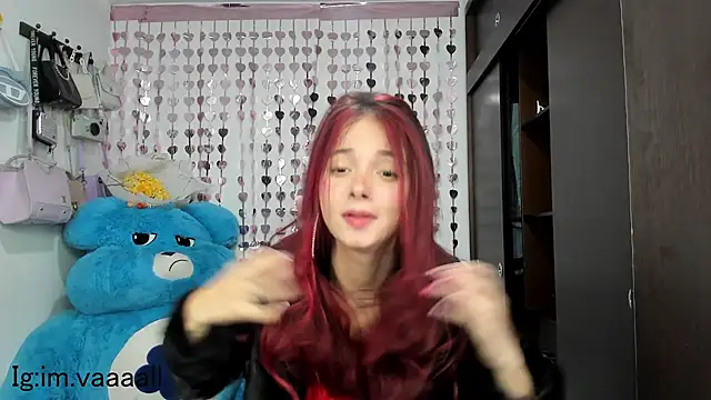 Snapshot of lucyy_tay chatting on 01/28/25, 10:01 lucyy tay online show from 01/28/25, 10:01