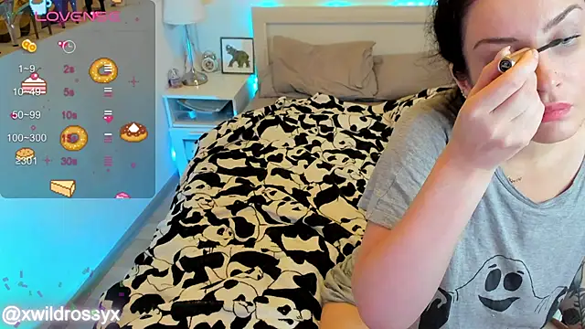 Snapshot of wildrossy chatting on 09/29/25, 03:22 wildrossy online show from 09/29/25, 03:22