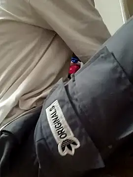 Snapshot of hotvarunrita chatting on 12/14/25, 08:41 hotvarunrita online show from 12/14/25, 08:41