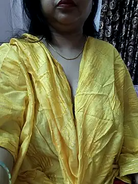 Snapshot of cuteyqueen chatting on 10/06/25, 10:23 cuteyqueen online show from 10/06/25, 10:23