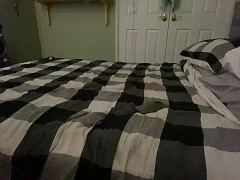 Snapshot of Sweetpasses chatting on 12/11/24, 06:36 Sweetpasses online show from 12/11/24, 06:36