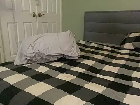 Snapshot of Sweetpasses chatting on 12/13/24, 03:05 Sweetpasses online show from 12/13/24, 03:05