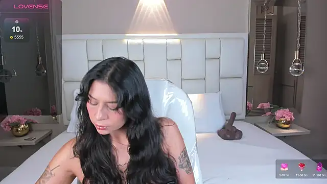 Snapshot of JessyEvans chatting on 02/14/26, 07:32 JessyEvans online show from 02/14/26, 07:32