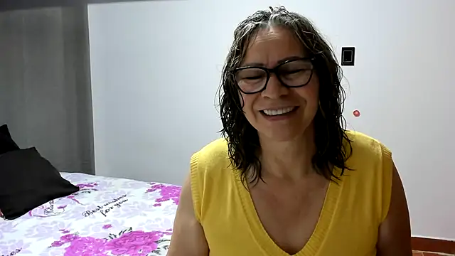 Snapshot of Carlaa-69 chatting on 06/24/26, 09:19 Carlaa-69 online show from 06/24/26, 09:19