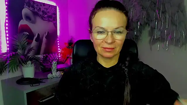 HelenLuxx online show from 02/12/26, 02:34