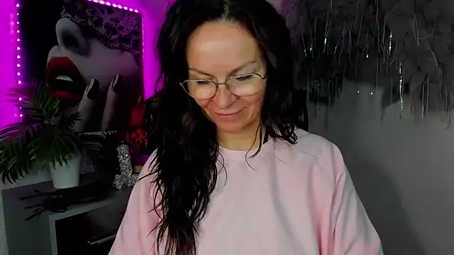 HelenLuxx online show from 03/29/26, 06:24