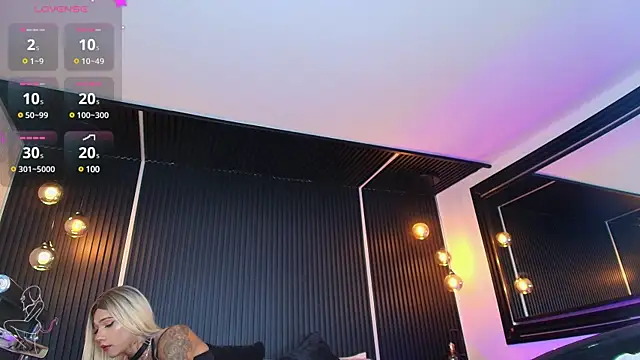 Snapshot of _Holly_Cat chatting on 03/18/25, 11:53 Holly Cat online show from 03/18/25, 11:53