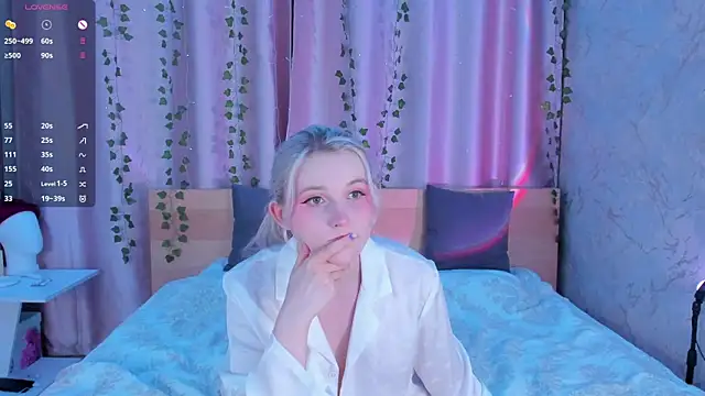 Snapshot of SweeteRose_Royce chatting on 12/01/24, 04:29 SweeteRose Royce online show from 12/01/24, 04:29