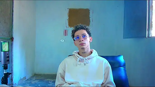 Snapshot of mateodeamjo chatting on 02/10/26, 01:48 mateodeamjo online show from 02/10/26, 01:48