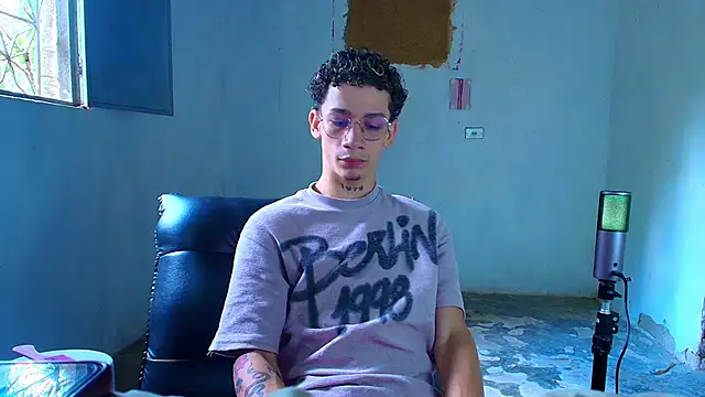 Snapshot of mateodeamjo chatting on 02/14/26, 05:21 mateodeamjo online show from 02/14/26, 05:21