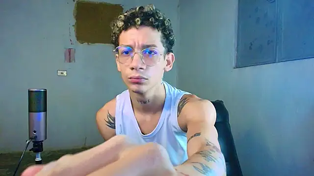 Snapshot of mateodeamjo chatting on 02/26/26, 05:39 mateodeamjo online show from 02/26/26, 05:39