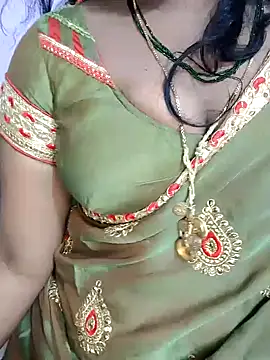 Snapshot of louise92 chatting on 12/10/24, 05:00 louise92 online show from 12/10/24, 05:00