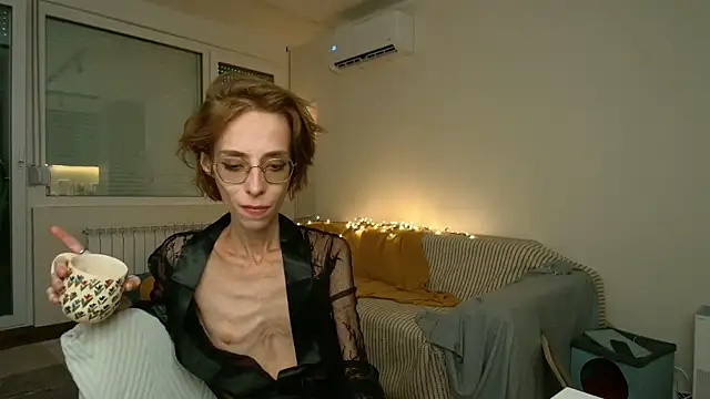 amber quell here online show from 07/10/26, 04:31