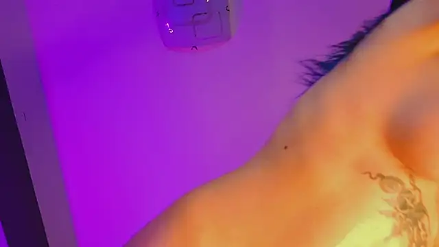 AriaVoss online show from 12/28/24, 02:43