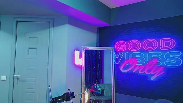 AriaVoss online show from 01/13/25, 08:37