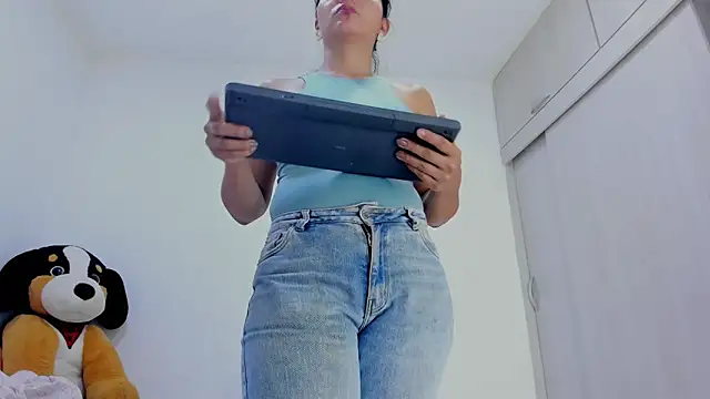Amelia Debora Antonella online show from 04/27/26, 01:31