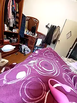 Snapshot of KennyLOVERboy chatting on 01/07/25, 05:43 KennyLOVERboy online show from 01/07/25, 05:43