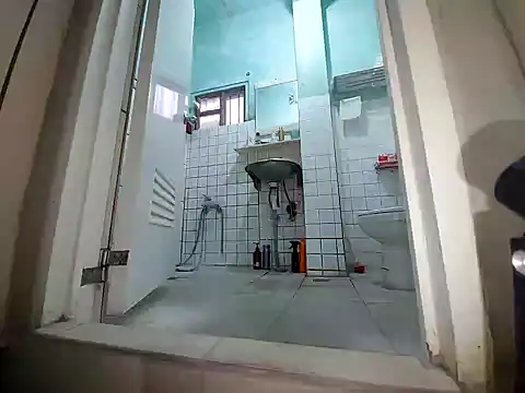 Snapshot of KennyLOVERboy chatting on 01/15/25, 01:56 KennyLOVERboy online show from 01/15/25, 01:56