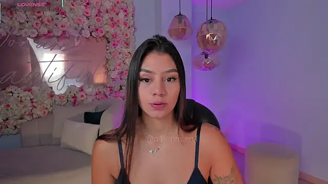 AllyJensen online show from 11/18/25, 10:31