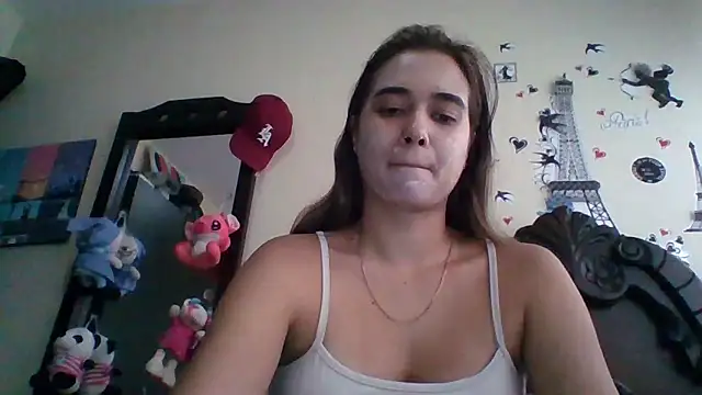 Snapshot of trianabell chatting on 11/06/25, 04:19 trianabell online show from 11/06/25, 04:19