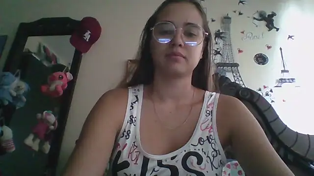 Snapshot of trianabell chatting on 11/09/25, 06:50 trianabell online show from 11/09/25, 06:50