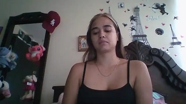 Snapshot of trianabell chatting on 11/19/25, 04:40 trianabell online show from 11/19/25, 04:40