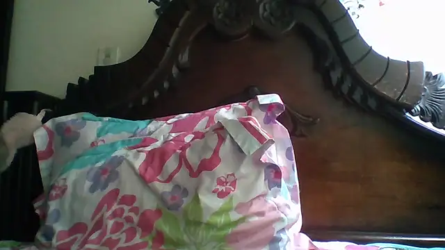 Snapshot of trianabell chatting on 11/29/25, 06:33 trianabell online show from 11/29/25, 06:33