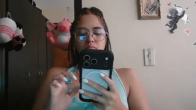 trianabell online show from 06/17/26, 03:02