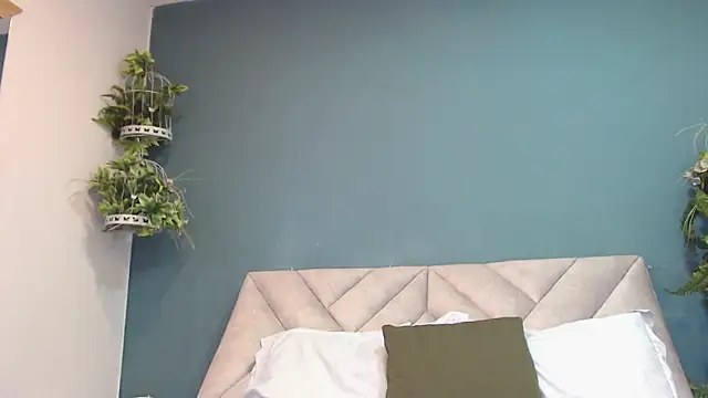 SharisWillian online show from 12/20/25, 04:41