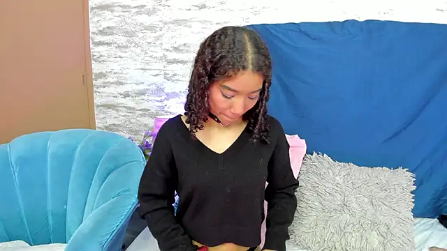 Snapshot of nya_ah chatting on 12/19/24, 09:29 nya ah online show from 12/19/24, 09:29