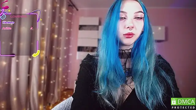 JustMeowGirl online show from 10/19/25, 04:13