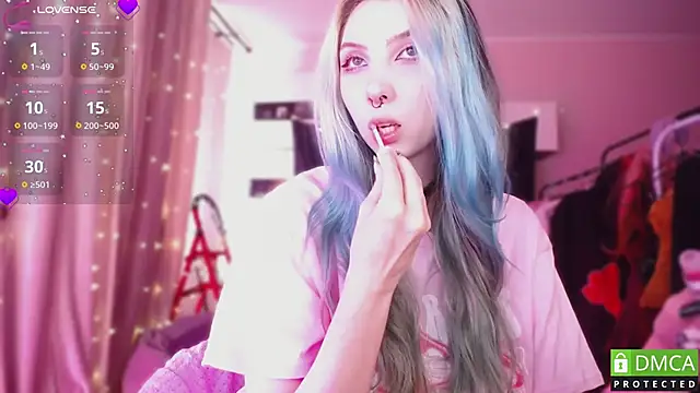 JustMeowGirl online show from 04/08/26, 06:02