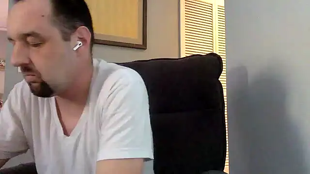 Kink Master Daddy online show from 04/01/26, 12:00